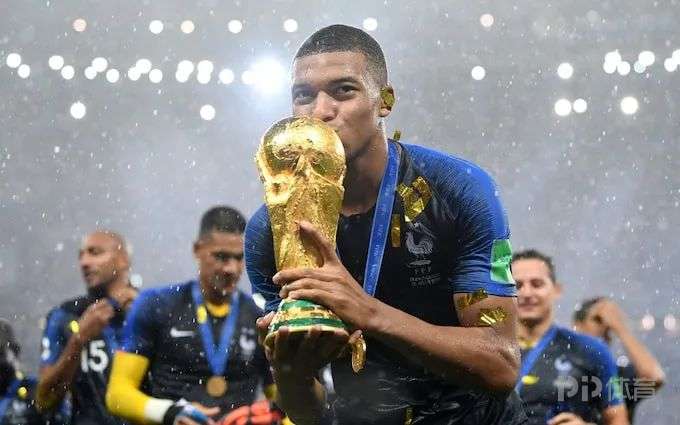 专访丨姆巴佩我会获得金球奖代表巴黎 5 专访丨姆巴佩我会获得金球奖代表巴黎