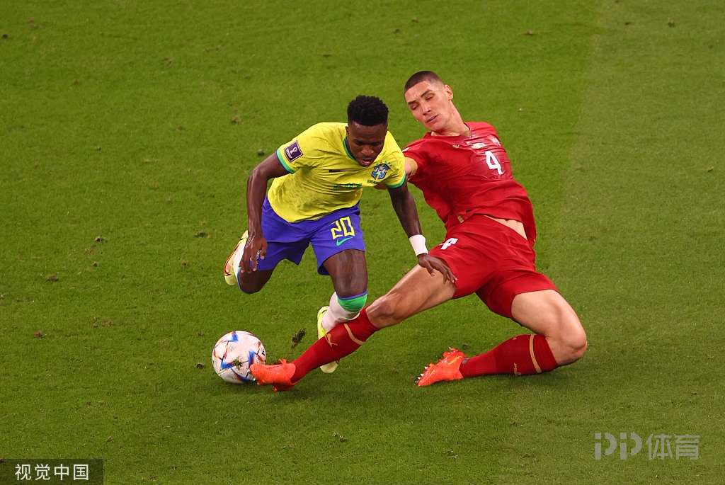 世界杯-巴西2-0塞尔维亚 理查利森侧勾破门+梅开二度 4 世界杯-巴西2-0塞尔维亚 理查利森侧勾破门+梅开二度