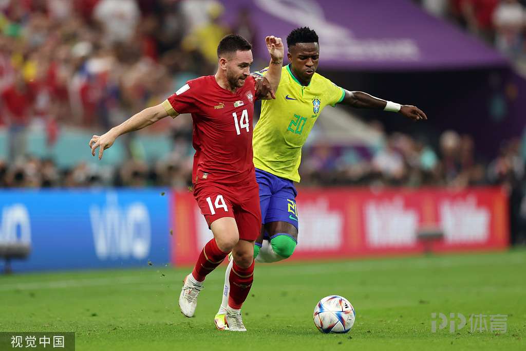 世界杯-巴西2-0塞尔维亚 理查利森侧勾破门+梅开二度 5 世界杯-巴西2-0塞尔维亚 理查利森侧勾破门+梅开二度