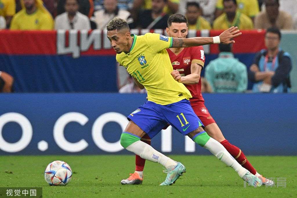 世界杯-巴西2-0塞尔维亚 理查利森侧勾破门+梅开二度 6 世界杯-巴西2-0塞尔维亚 理查利森侧勾破门+梅开二度